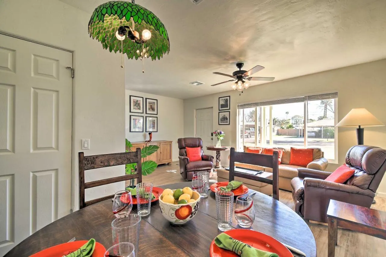 Pet-Friendly Phoenix Home With Breezeway And Fire Pit! Hébergement de vacances