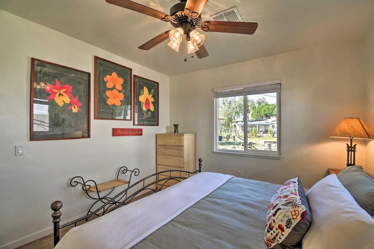 Hébergement de vacances Pet-Friendly Phoenix Home With Breezeway And Fire Pit!